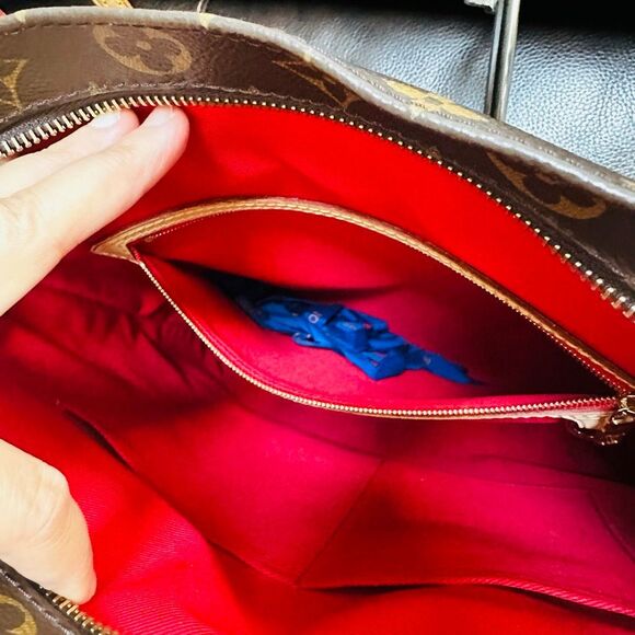 Louis Vuitton Carry It Tote - Picture 12 of 15